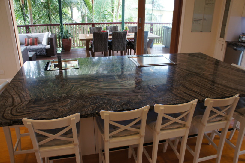Brisbane Kitchens-Striking Stone Island Brisbane Kitchens-Striking Stone Island