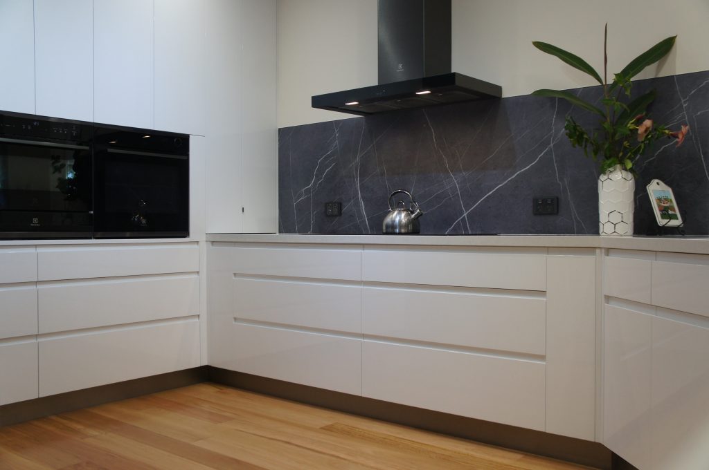 Modern Kitchen Renovation Brisbane Northside-Canopy Rangehood