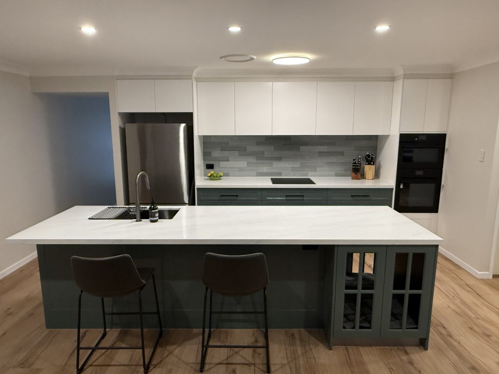 Contemporary Hamptons Kitchen