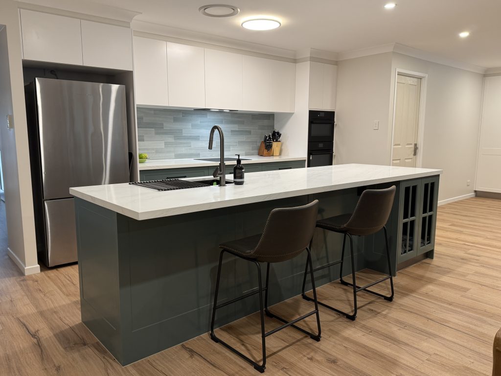 Elegant Modern Hamptons Kitchen
