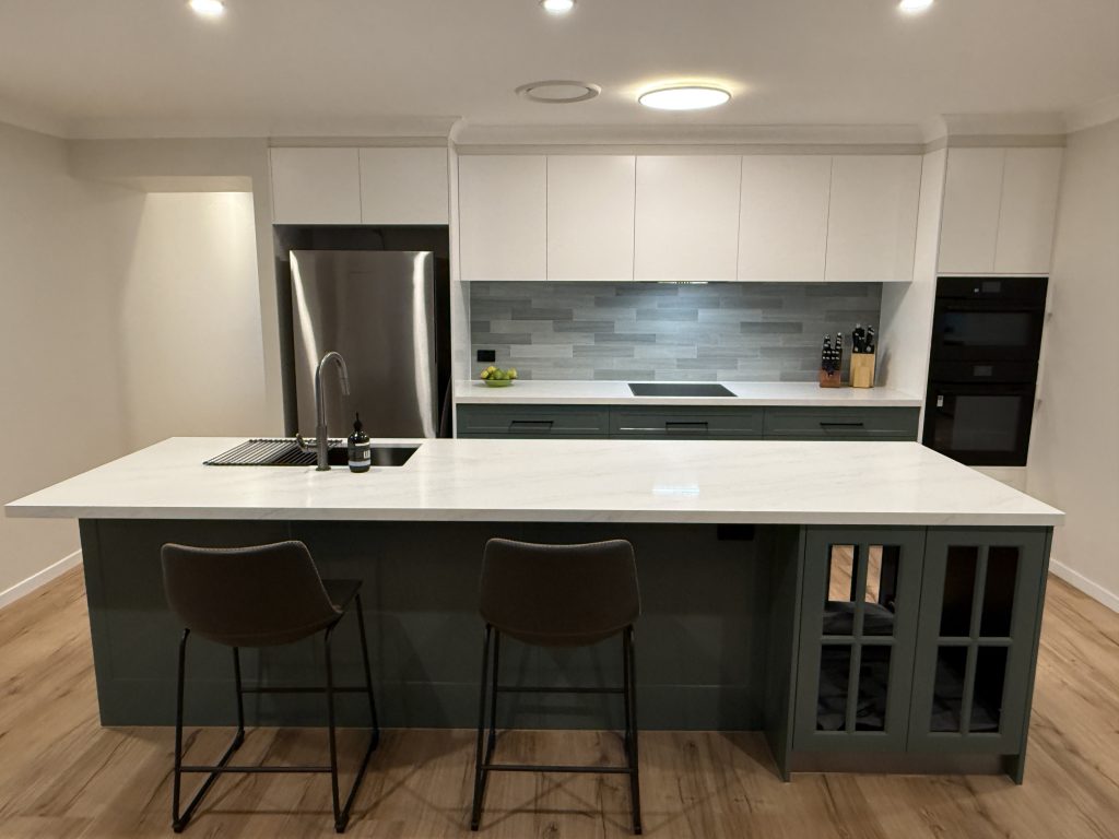 Hamptons Kitchen Crisp White Cabinetry