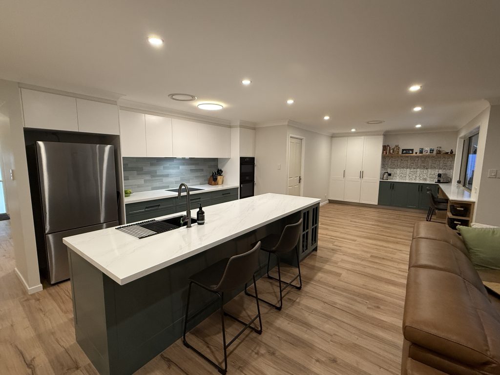 Open Plan Hamptons Style Kitchen